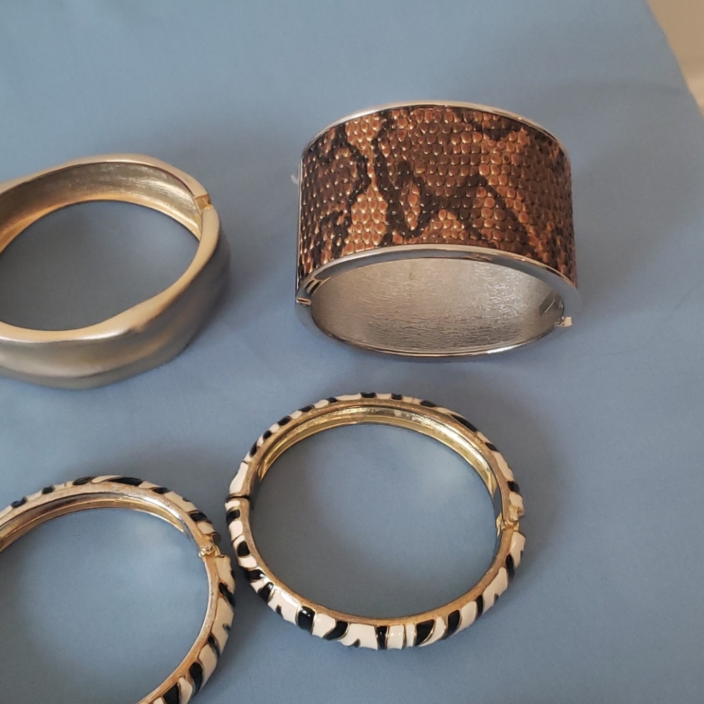 Bracelets - Picture 6 of 6